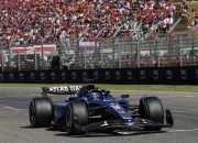 爱游戏tv-雷诺车队翻盘红牛二队，勒克莱尔高光表现