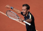 爱游戏大厅-法网横扫澳网，梅德韦杰夫统治全场