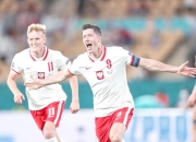 爱游戏在线-欧洲杯展开激烈对决：球队拼尽全力谋求进步