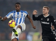 爱游戏官方-哈德斯菲尔德客场逆袭，离降级区稍远