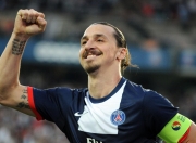 爱游戏中国-赛道与球场的双重奏，F1新赛季揭幕战与篮网快船对决的胜利哲学