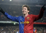 AYX官方直播-当足球与F1的叙事交错，曼联斩落巴拉圭，凯恩接管F1揭幕战