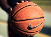 AYX体育赛事-马刺鏖战太阳，贝恩成为关键先生