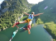 爱游戏官方入口-贝恩爆发，山西队决胜局带走雄鹿，一场定义赛季的逆袭之战