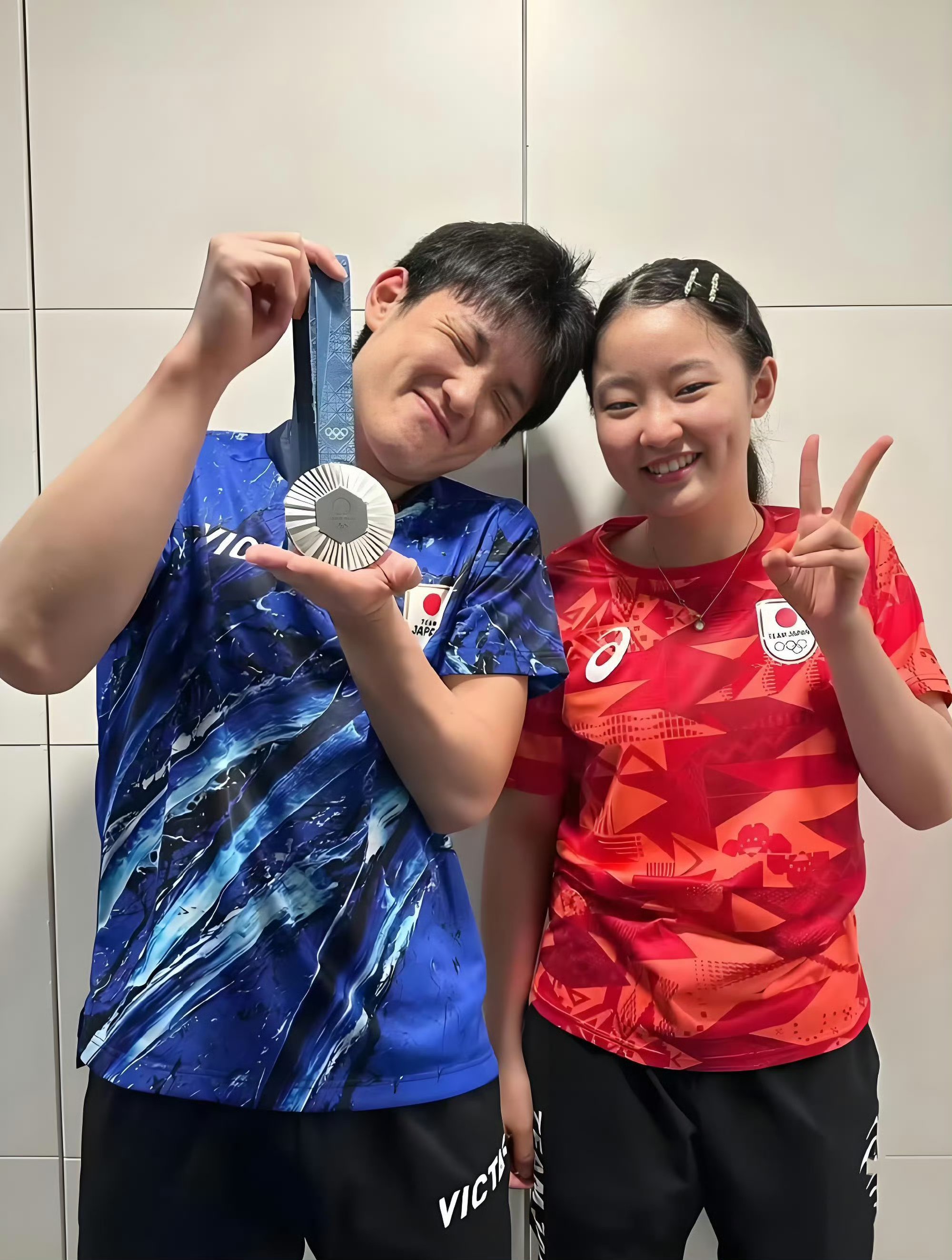 日本队险胜韩国队，张本智和刷新纪录