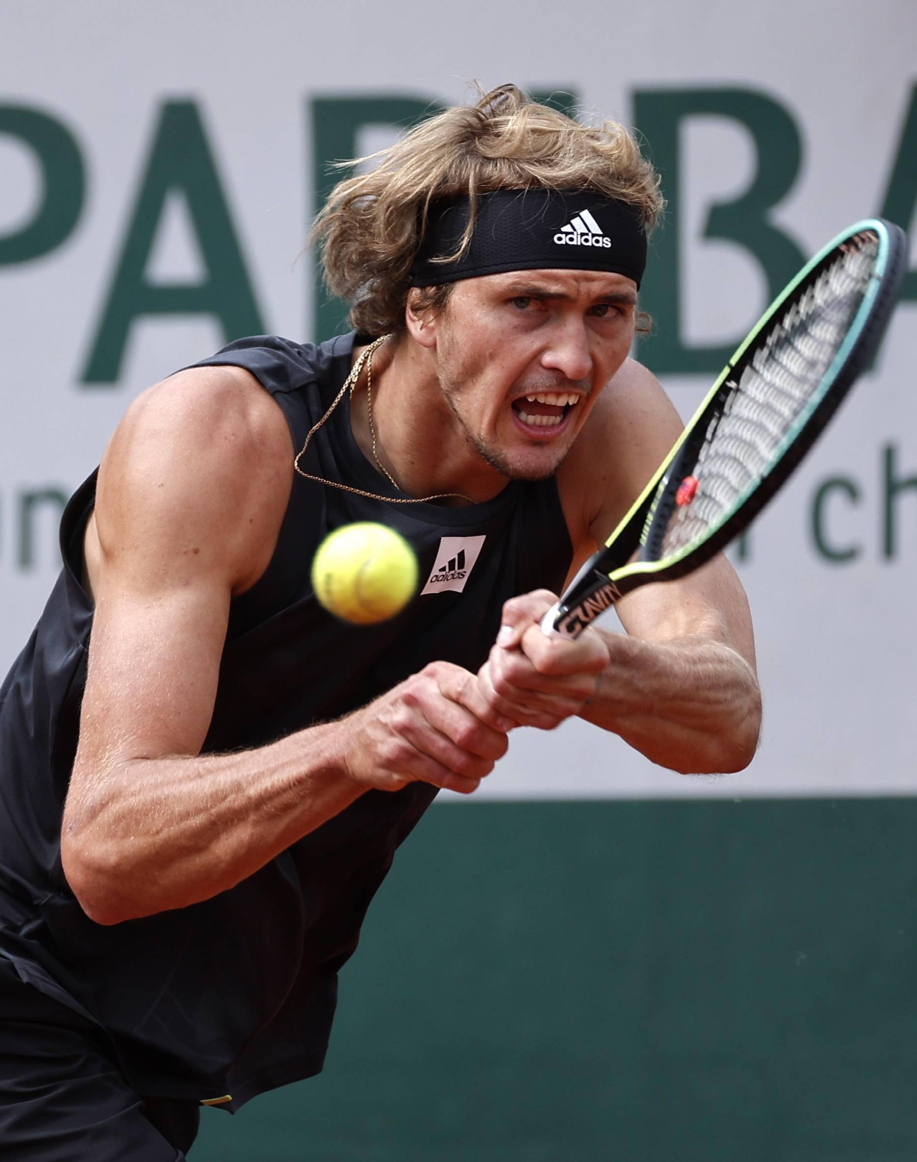 西班牙网球队绝地反击德国网球队,兹维列夫制霸全场 西班牙网球队绝地反击德国网球队,兹维列夫制霸全场