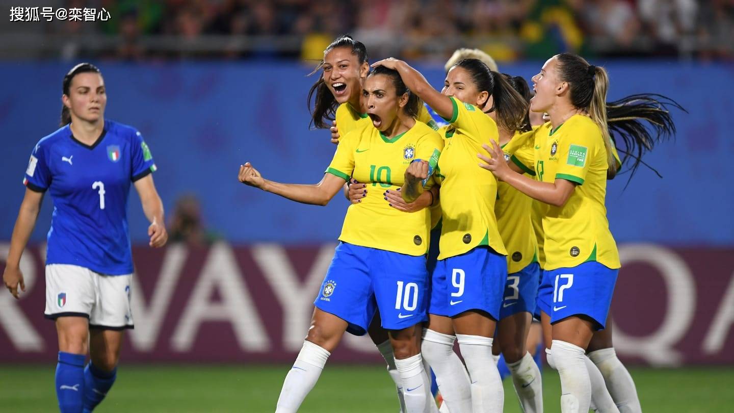 巴西女足全队士气高昂,备战最后一场比赛 巴西女足全队士气高昂,备战最后一场比赛