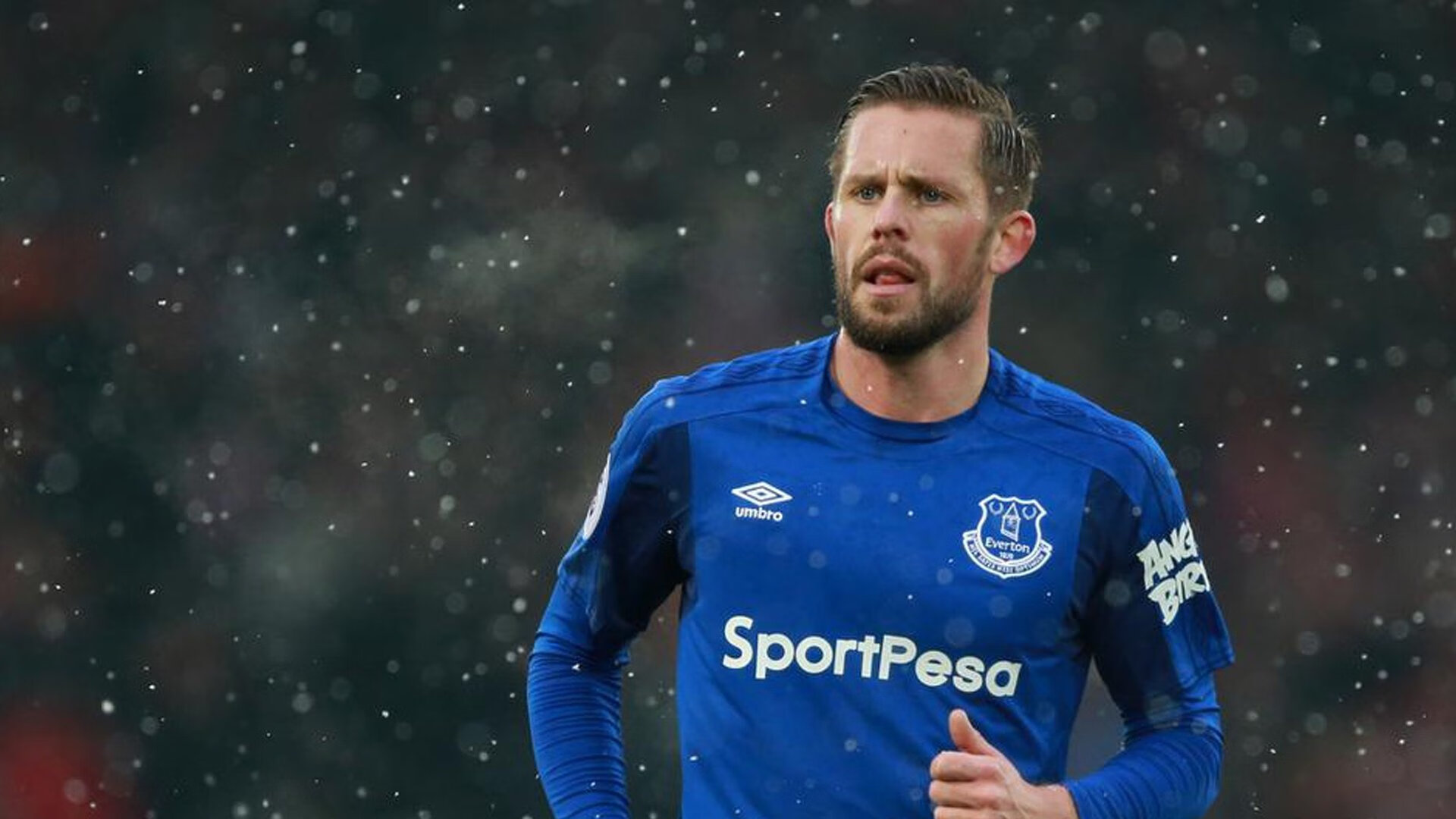 黄蜂蜂芒毕露，拉文高光如刃刺穿新疆防线