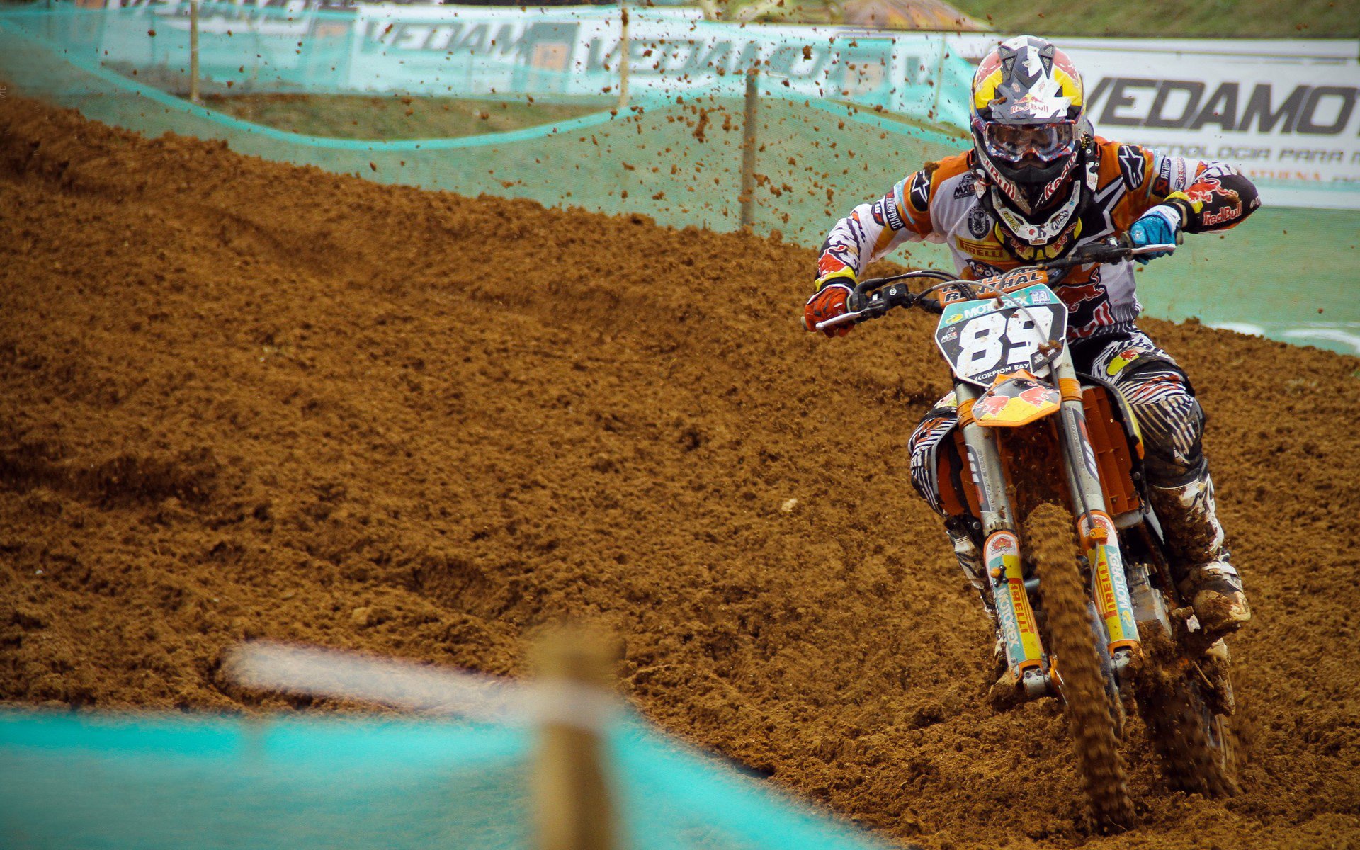 赛道风云，雷诺逆袭法拉利，维斯塔潘闪耀全场